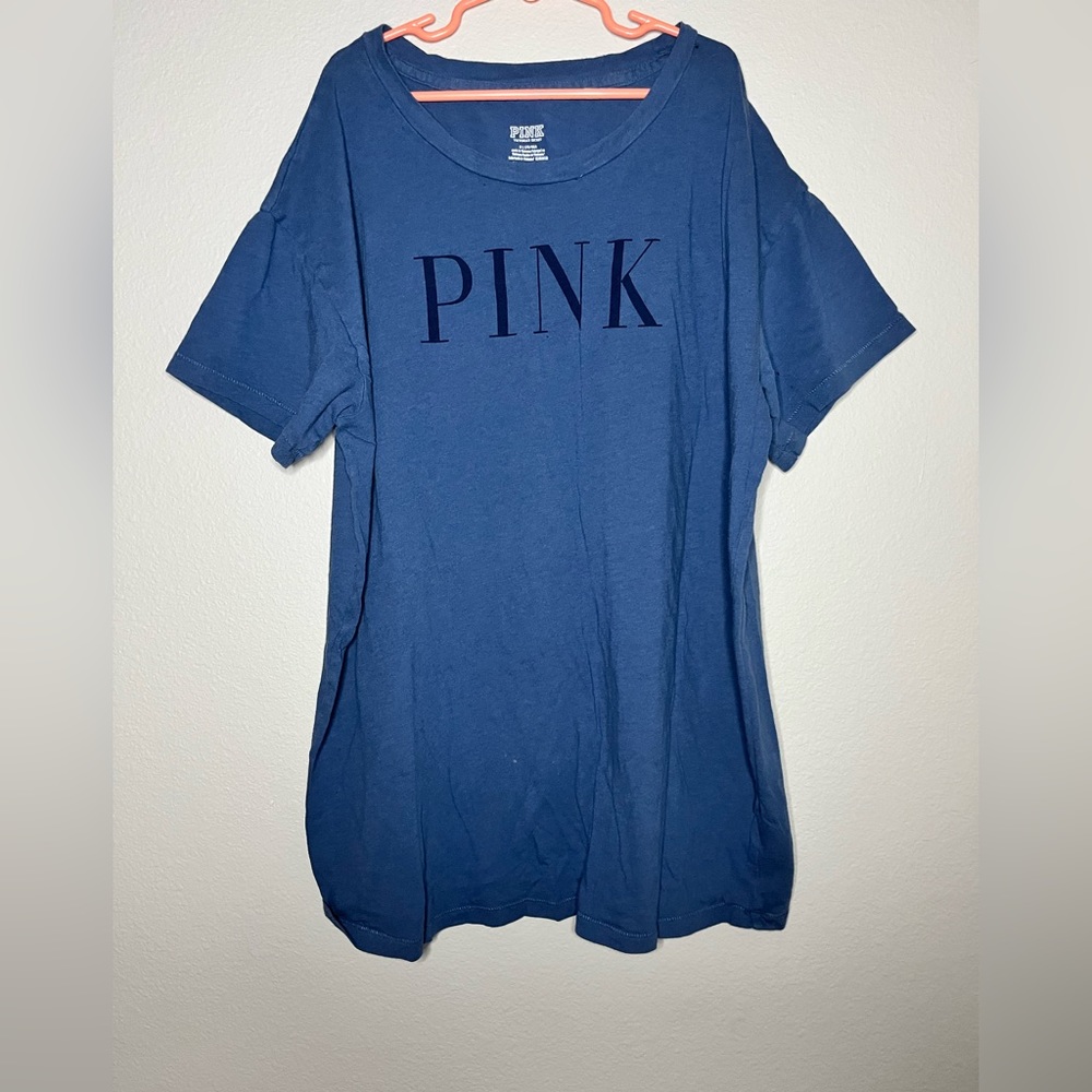 Victoria Secret PINK T-shirt.
